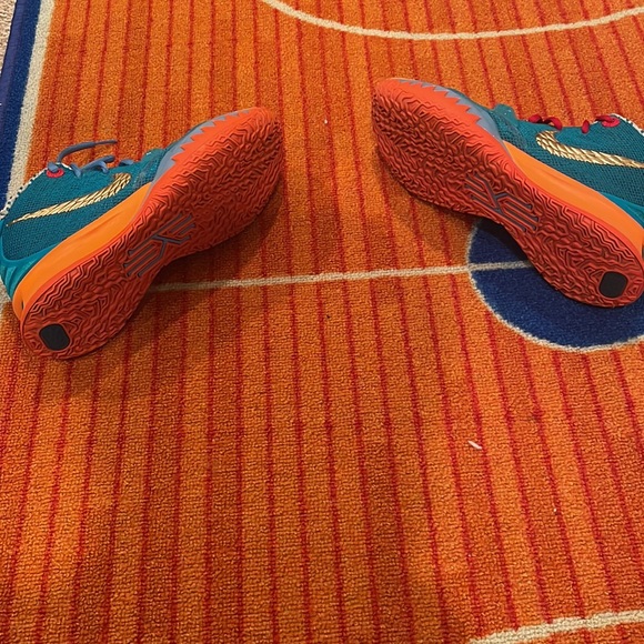 Kyrie Irving Basketball Tennis - Picture 7 of 7